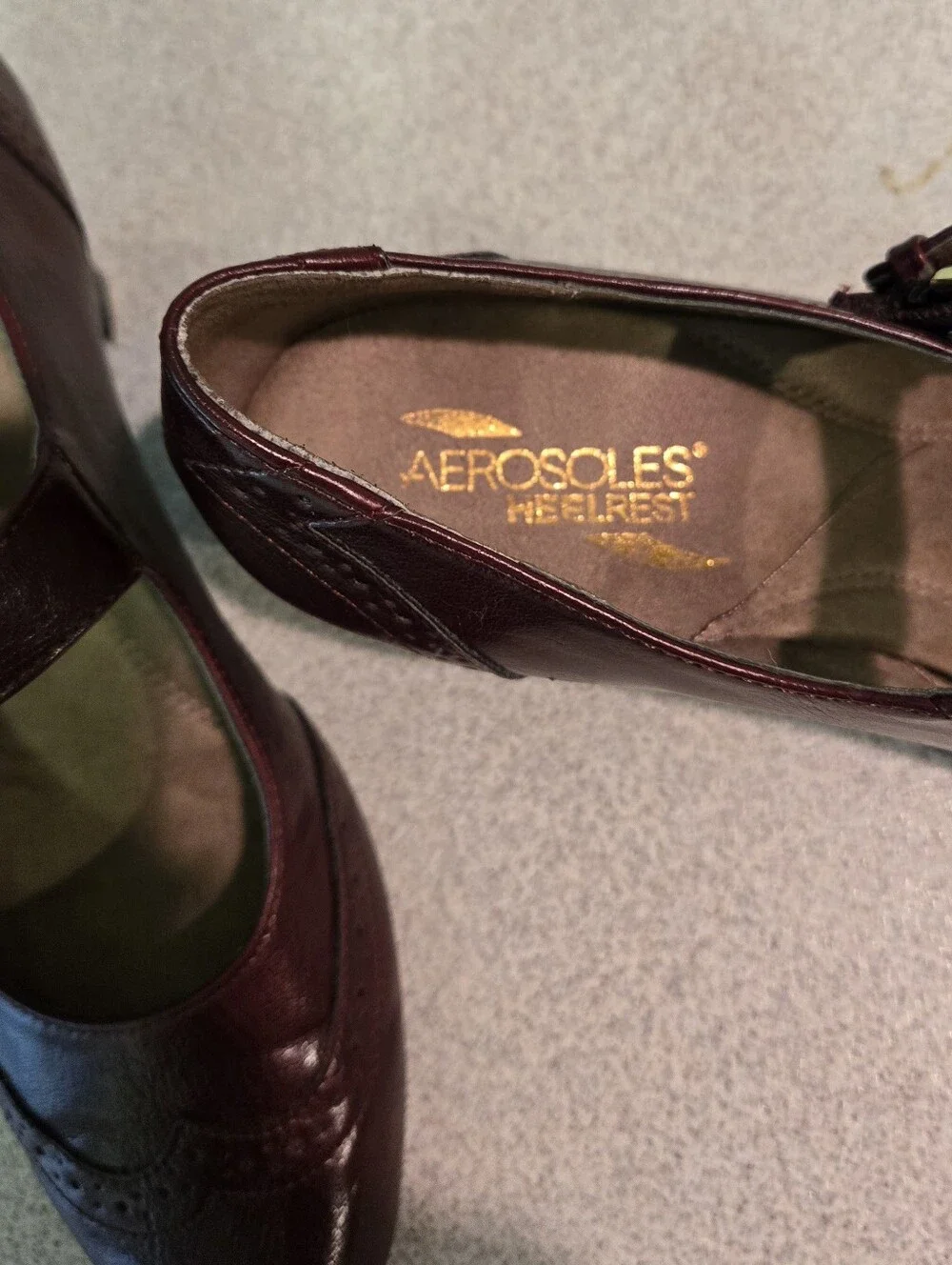 Aerosoles Heelrest Mid Heel Pumps in Burgundy, Size 8